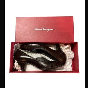 Beautiful Salvatore Ferragamo Regal Brown Pump 6.5 “Rila”